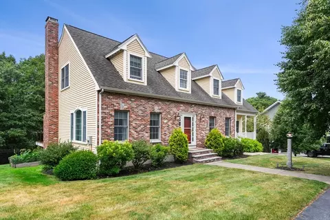 11 Castle Claire Cir, Wakefield, MA 01880