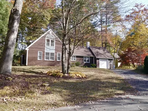 19 Jason Ct, Amherst, MA 01002