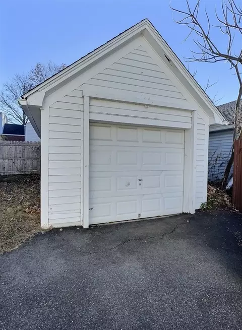 Exterior - 606 E Main St, Chicopee, MA 01020 photo 2 of 4