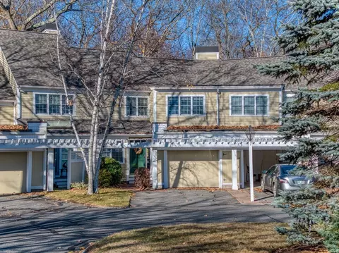 2 Parker Ridge Way #2, Newburyport, MA 01950