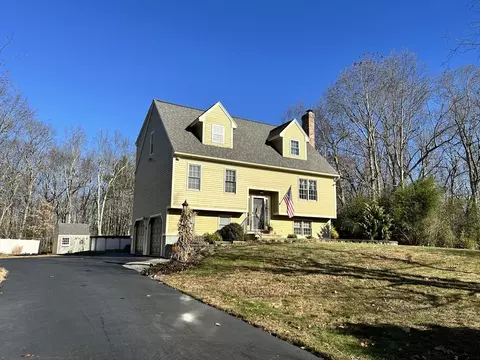 4 Autumn Ln, Leicester, MA 01524