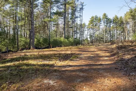72 Prospect Rd, Plympton, MA 02367
