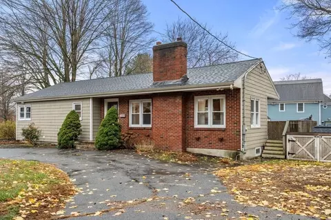 16 Beaver Ave, Lynnfield, MA 01940