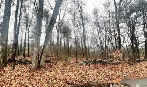 11 Lovett Rd, Oxford, MA 01540