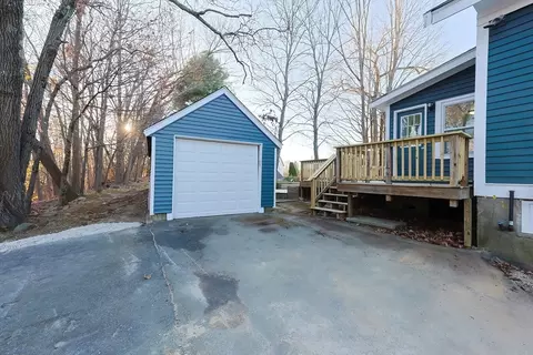 29 Plain St, Millis, MA 02054 photo 2