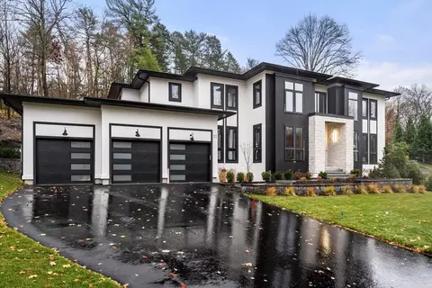 11 Castle Rd, Lexington, MA 02420