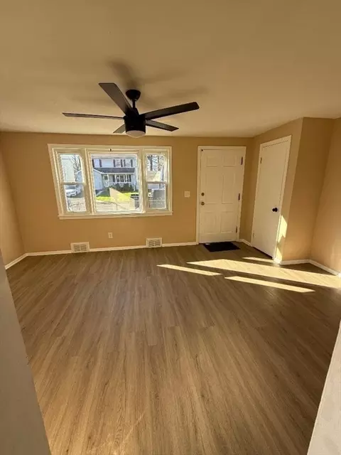 Living - 191 Gilbert Ave, Springfield, MA 01119 photo 2 of 2