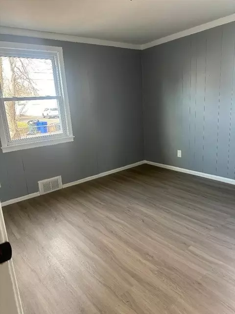 Bedroom - 191 Gilbert Ave, Springfield, MA 01119 photo 2 of 3
