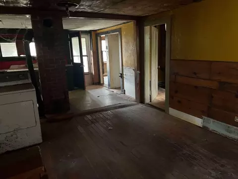 426 W Main St, Plainfield, MA 01070 photo 8