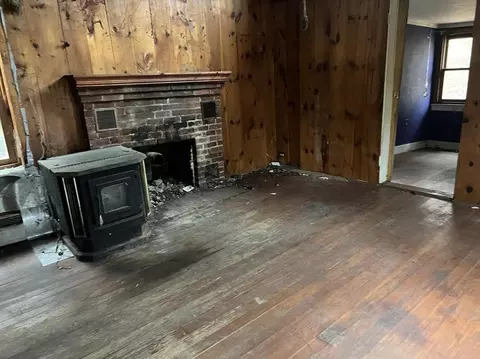 426 W Main St, Plainfield, MA 01070 photo 9