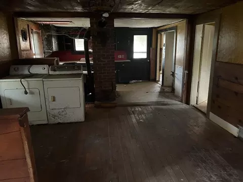 426 W Main St, Plainfield, MA 01070 photo 3