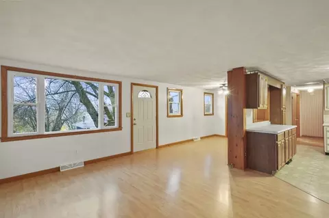 81 Bowker St, Worcester, MA 01604 photo 5