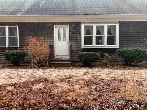 100 Brigantine Dr, Falmouth, MA 02536