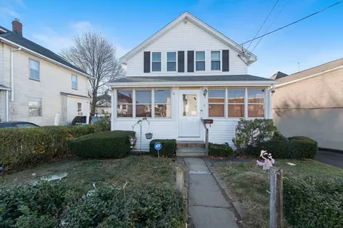 9 Johnson Rd, Weymouth, MA 02191