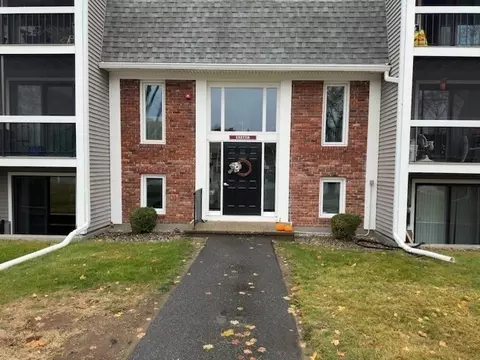 15 Foundry St #E52, Easton, MA 02375