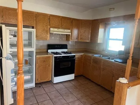 740 Stafford, Fall River, MA 02721 photo 11