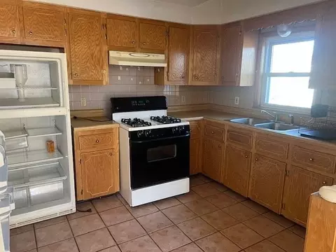 740 Stafford, Fall River, MA 02721 photo 9
