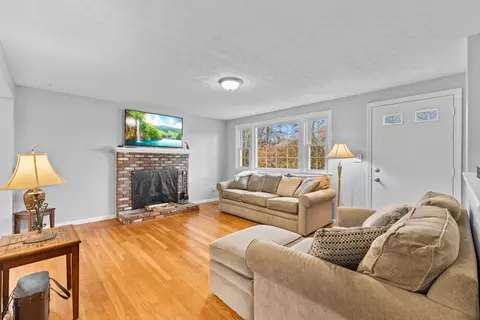 8 Observatory Ln, Bourne, MA 02559 photo 5