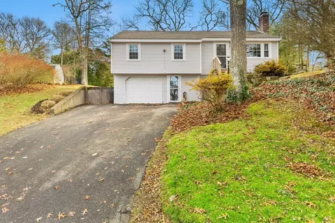8 Observatory Ln, Bourne, MA 02559 photo 4