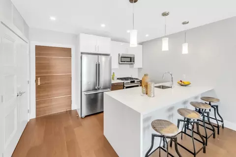 425 Lagrange St #306, Boston, MA 02132