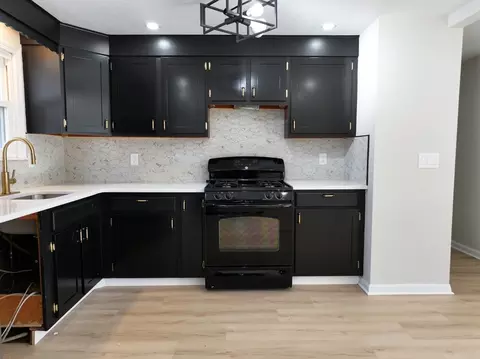 Kitchen - 86 Paulk Ter, Springfield, MA 01128 photo 3 of 3