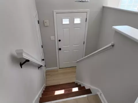 Entry Way - 86 Paulk Ter, Springfield, MA 01128 photo 2 of 2