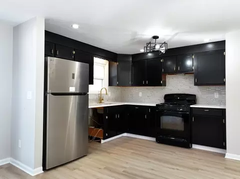 Kitchen - 86 Paulk Ter, Springfield, MA 01128 photo 2 of 3