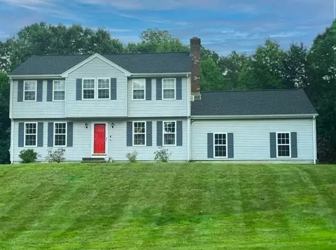 4 Mantoni Dr, Hopedale, MA 01747