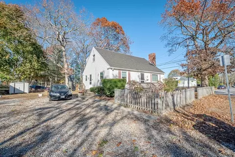 71 Menton St, New Bedford, MA 02745