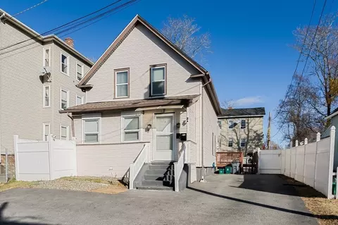 Exterior - 3 Hecla St, Worcester, MA 01604 photo 1 of 4