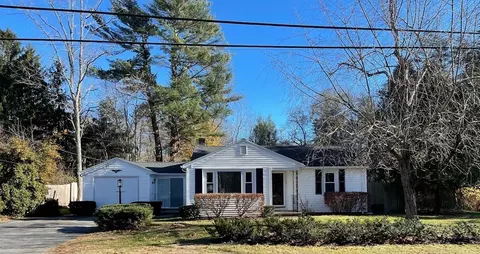 134 County Rd, Marion, MA 02738