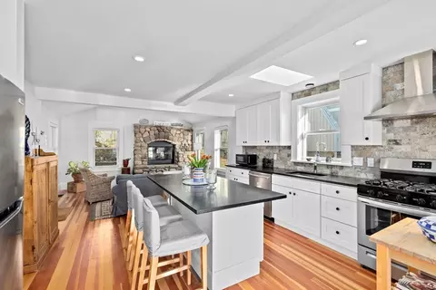 30 Bay St, Hull, MA 02045 photo 5