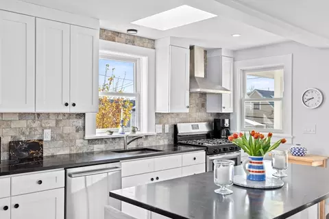 30 Bay St, Hull, MA 02045 photo 3
