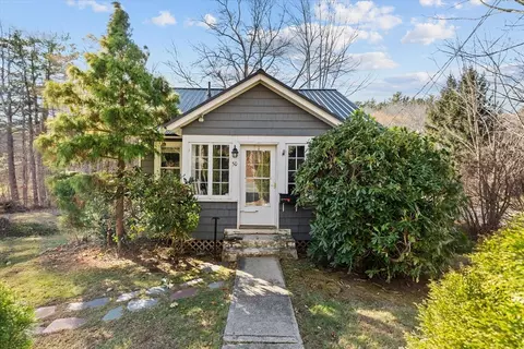 50 S Hampton Rd, Amesbury, MA 01913