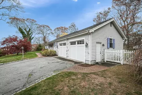 Exterior - 24 Beechwood Rd, Barnstable, MA 02632 photo 7 of 9