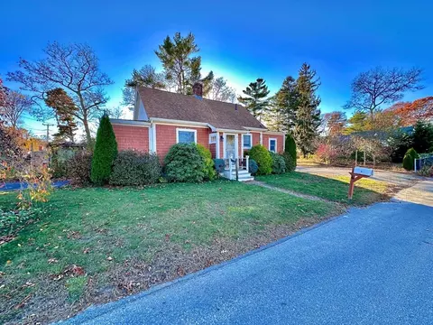4 Martin St, Wareham, MA 02532
