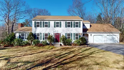 53 Dogwood Rd N, Hubbardston, MA 01452
