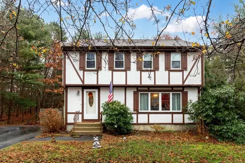 11 Knoll Rd, Plymouth, MA 02360