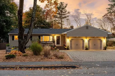 27 Lawrence St, Wilmington, MA 01887