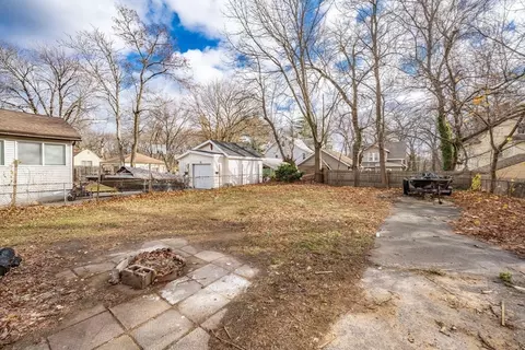 53 Bevier St, Springfield, MA 01107 photo 34