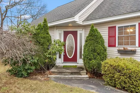 40 Fauvel Dr, Lowell, MA 01850