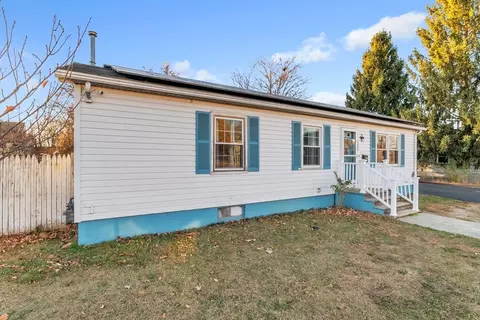 166 Hancock St, Springfield, MA 01109 photo 2