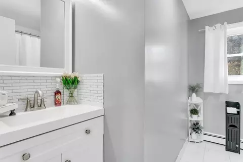 166 Hancock St, Springfield, MA 01109 photo 17