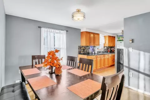 166 Hancock St, Springfield, MA 01109 photo 12