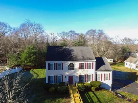 7 Buffy Rd, Bellingham, MA 02019 photo 2