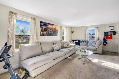 95 Leavitt St, Springfield, MA 01109 photo 6
