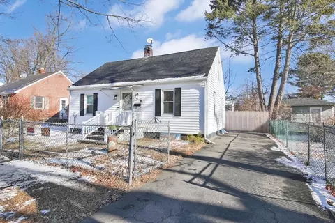 95 Leavitt St, Springfield, MA 01109