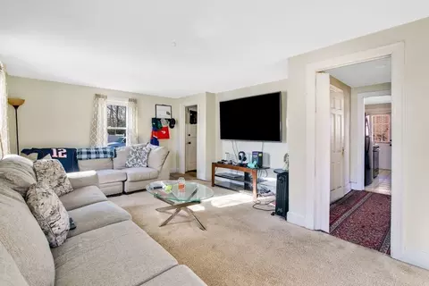 95 Leavitt St, Springfield, MA 01109 photo 5