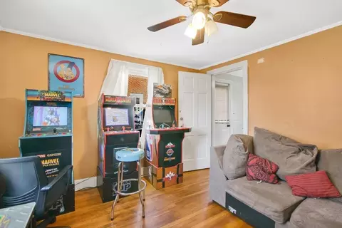 95 Leavitt St, Springfield, MA 01109 photo 11