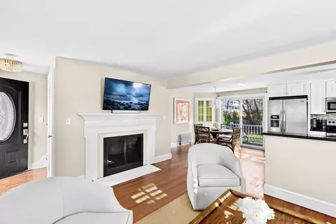 198 Central St, Hingham, MA 02043 photo 8